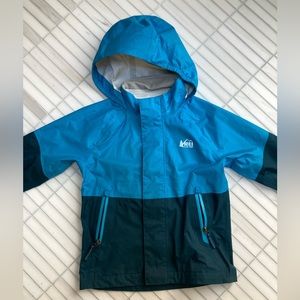 REI kids rain jacket size 4-5 T